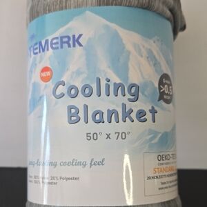 Temerk NEW 50 x 70" Gray Striped Cooling Blanket